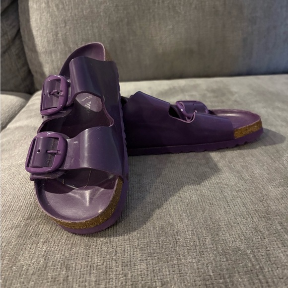 Birkenstock Purple Patent Big Buckle Sandals, Sz 39 - Picture 2 of 5